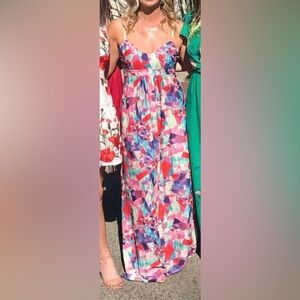 Stunning maxi dress with vibrant colors size small